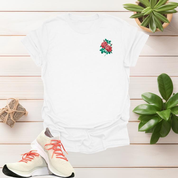 Stylish women’s short sleeve t-shirt featuring a delicate floral prints