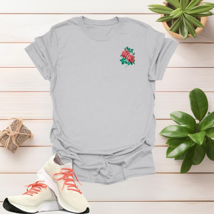 Stylish women’s short sleeve t-shirt featuring a delicate floral prints