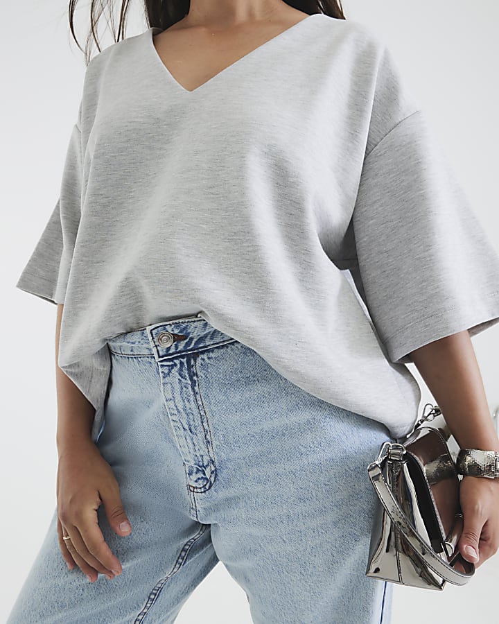 Effortless Grey V-Neck Short Sleeve Tee - Relaxed Fit, Soft Blend for Women