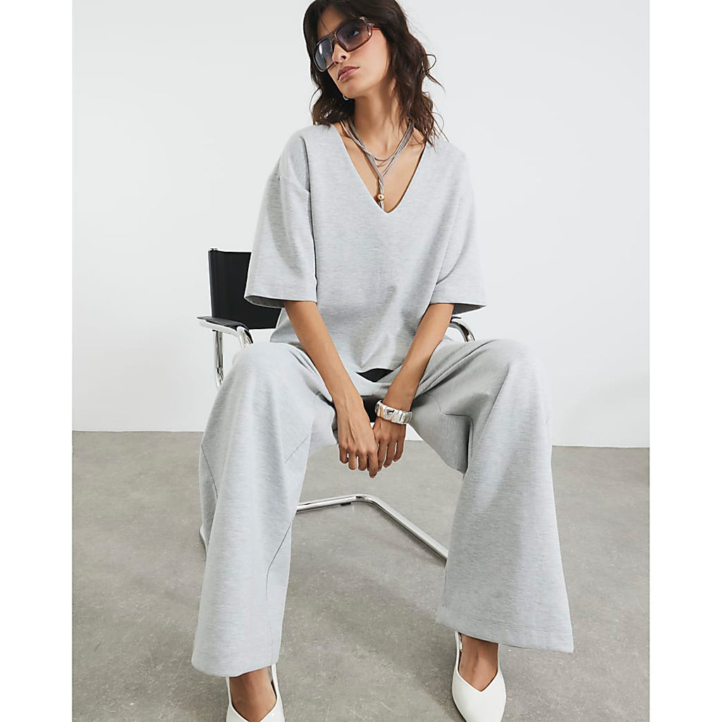 Effortless Grey V-Neck Short Sleeve Tee - Relaxed Fit, Soft Blend for Women