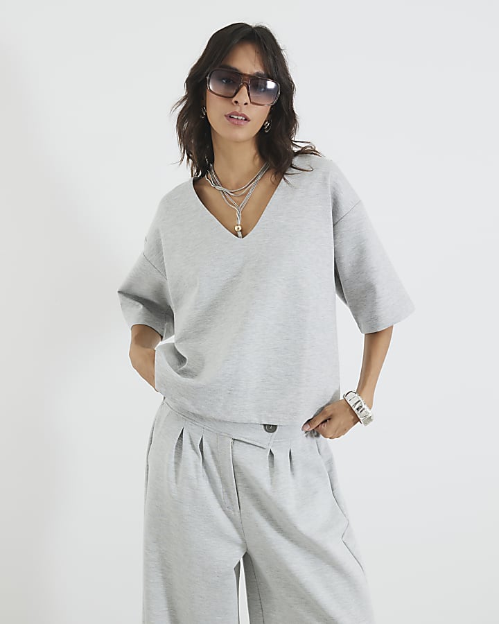 Effortless Grey V-Neck Short Sleeve Tee - Relaxed Fit, Soft Blend for Women