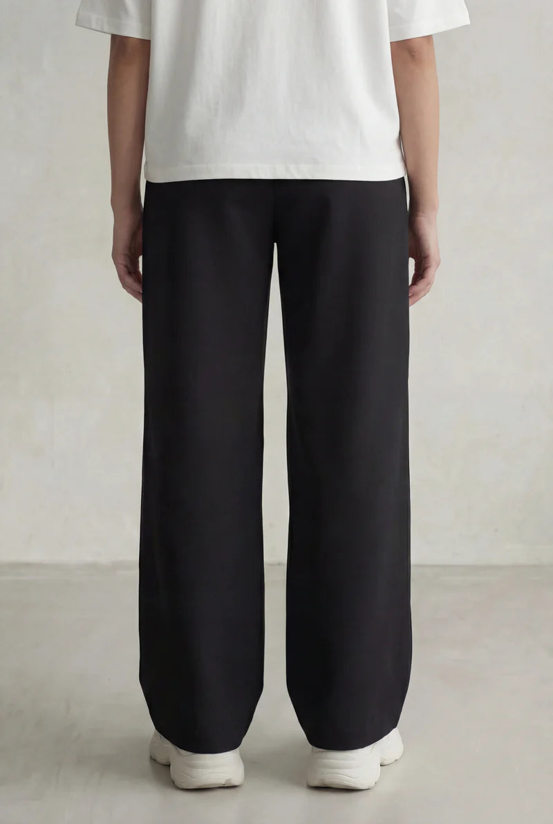 Everyday Relaxed Straight Trousers – Black